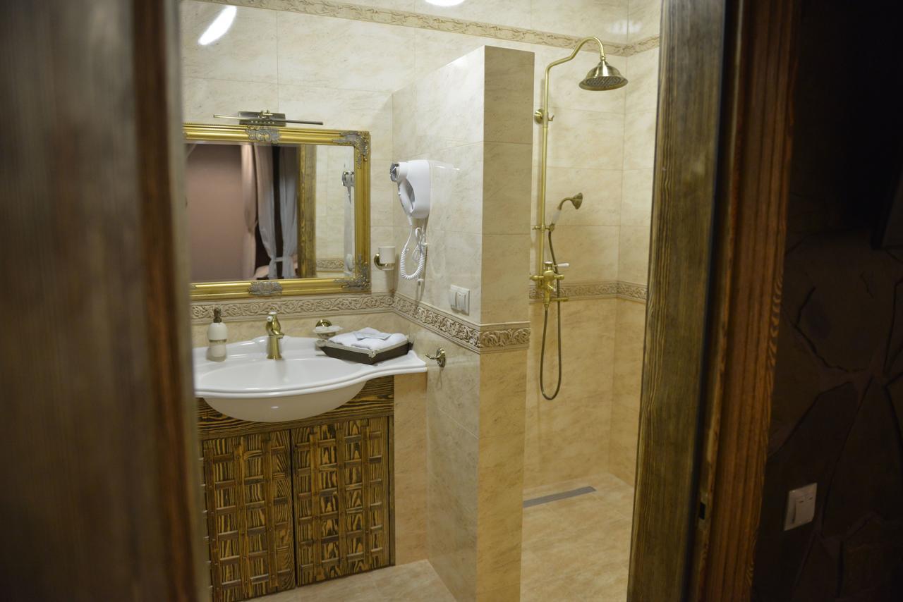Folvark Gvozd Hotel Kamenyuky Luaran gambar